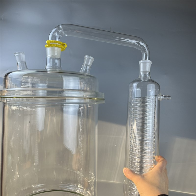 大型蒸馏设备纯玻璃全套加厚反应瓶蒸馏器