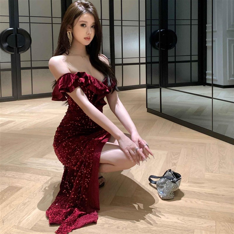 性感名媛御姐风情万种的裙子宴会生日礼服高级感一字肩亮片连衣裙