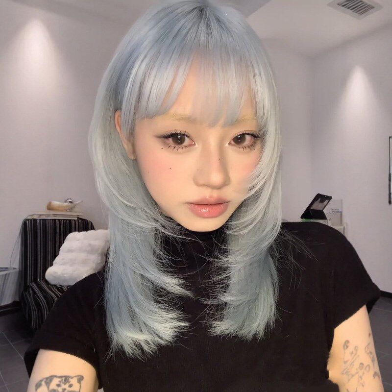 假发女冰蓝色新款锁骨发y2k网红亚文化齐刘海高层次短直发全头套