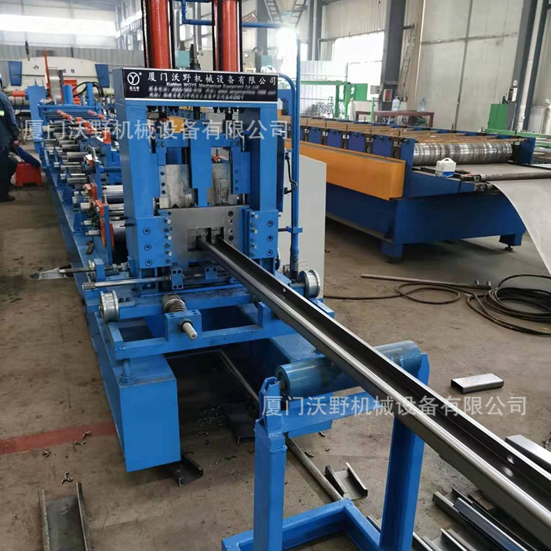 生产供应集装箱车厢底梁成型机边框角柱边梁压瓦机流水线成型设备