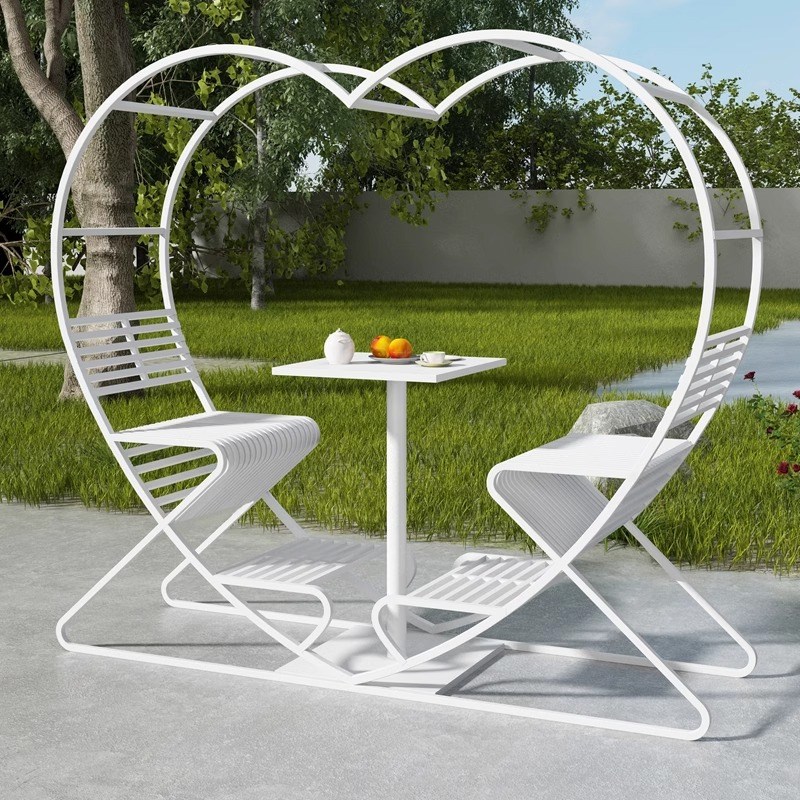 户外爱心秋千椅庭院装饰品景区网红景点民宿摆件餐厅情侣心形桌椅