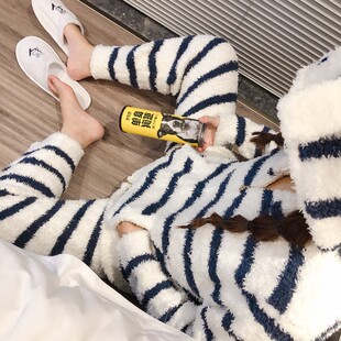 软糯卡通连帽珊瑚绒睡衣女冬长袖加厚软绵绵毛线家居服拉链开衫