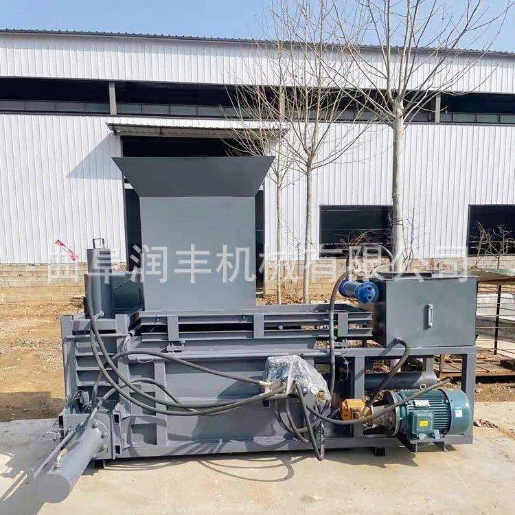 三缸稻草压缩打包机青储饲料装袋压捆机养殖场半自动液压压块机