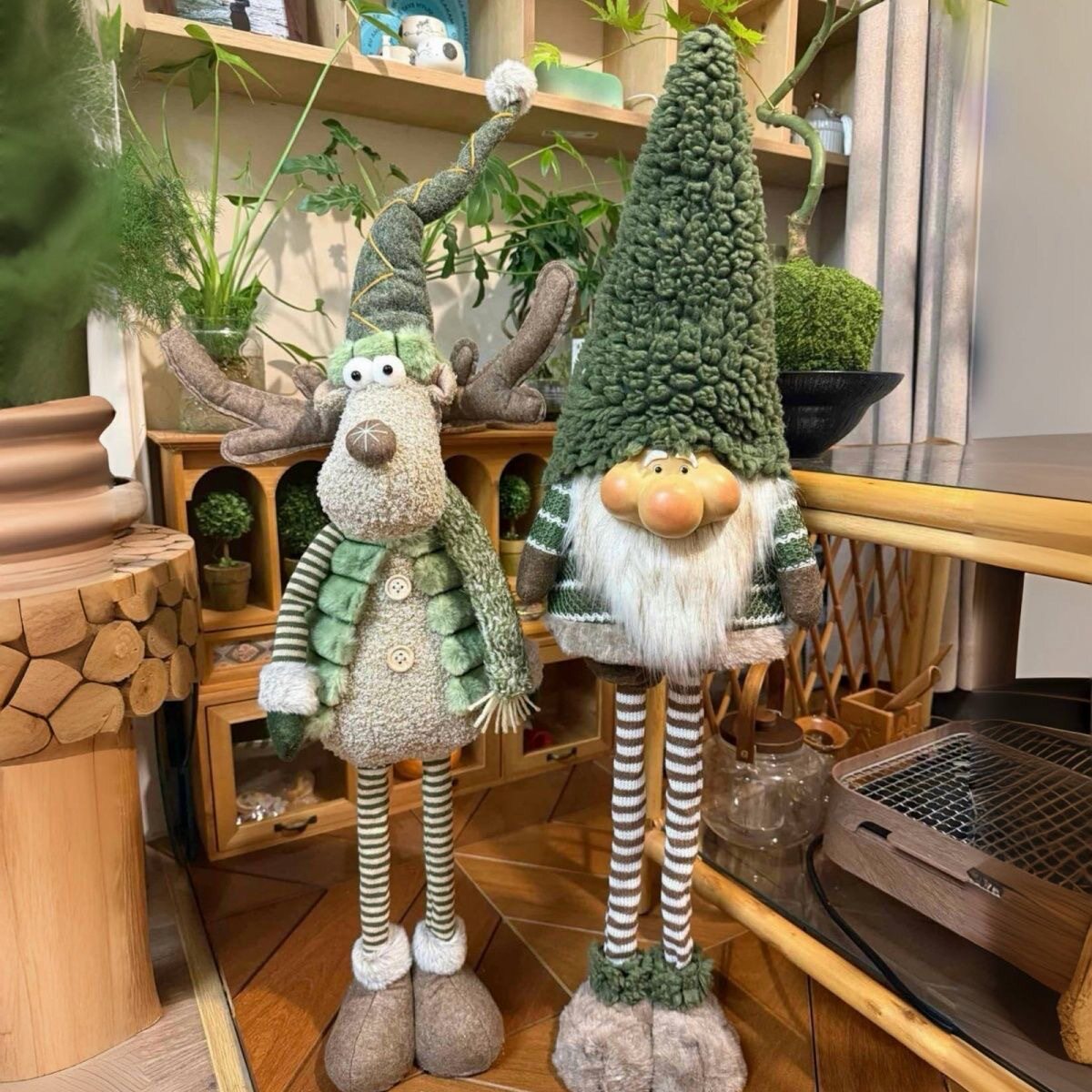绿色可伸缩麋鹿毛绒玩具