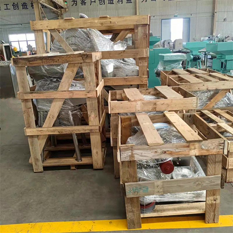 黑豆黄豆芝麻磨浆机 锯末木屑竹粉磨粉机 河南450型不锈钢粉碎机