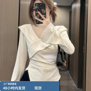 300斤大码 法式 2025新款 女装 胖mm遮肉显瘦内搭打底 纯欲V领长袖 秋季