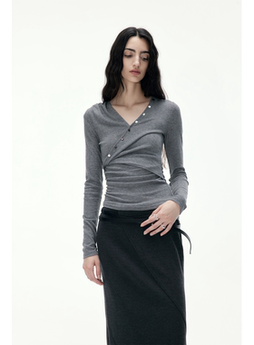 in modo diverso 原创设计醋酸羊绒贝壳扣饰交叠扭结针织长袖T恤