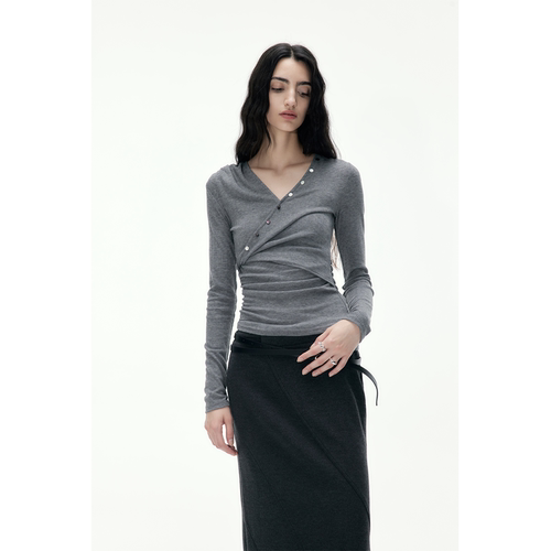 原创醋酸羊绒贝壳扣扭结针织T恤