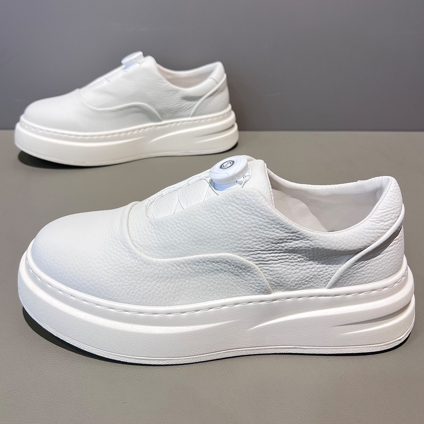 韩版男款2025秋季新款一脚蹬旋转纽扣板鞋轻便软底潮流百搭休闲鞋,流行男鞋,时尚休闲鞋,淘宝优惠券,粉丝福利购,淘宝优惠卷