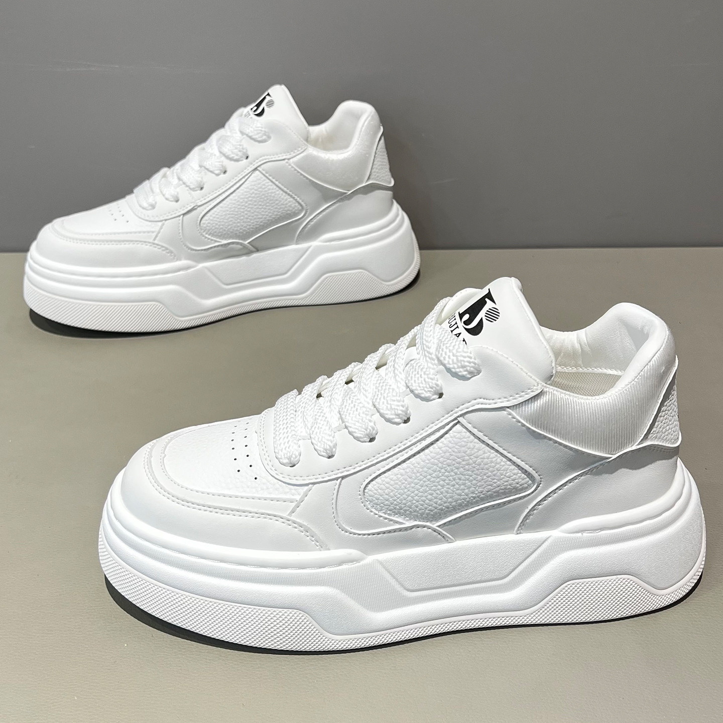 男款2026秋季新款皮面透气小白鞋厚底增高舒适潮流百搭款休闲板鞋