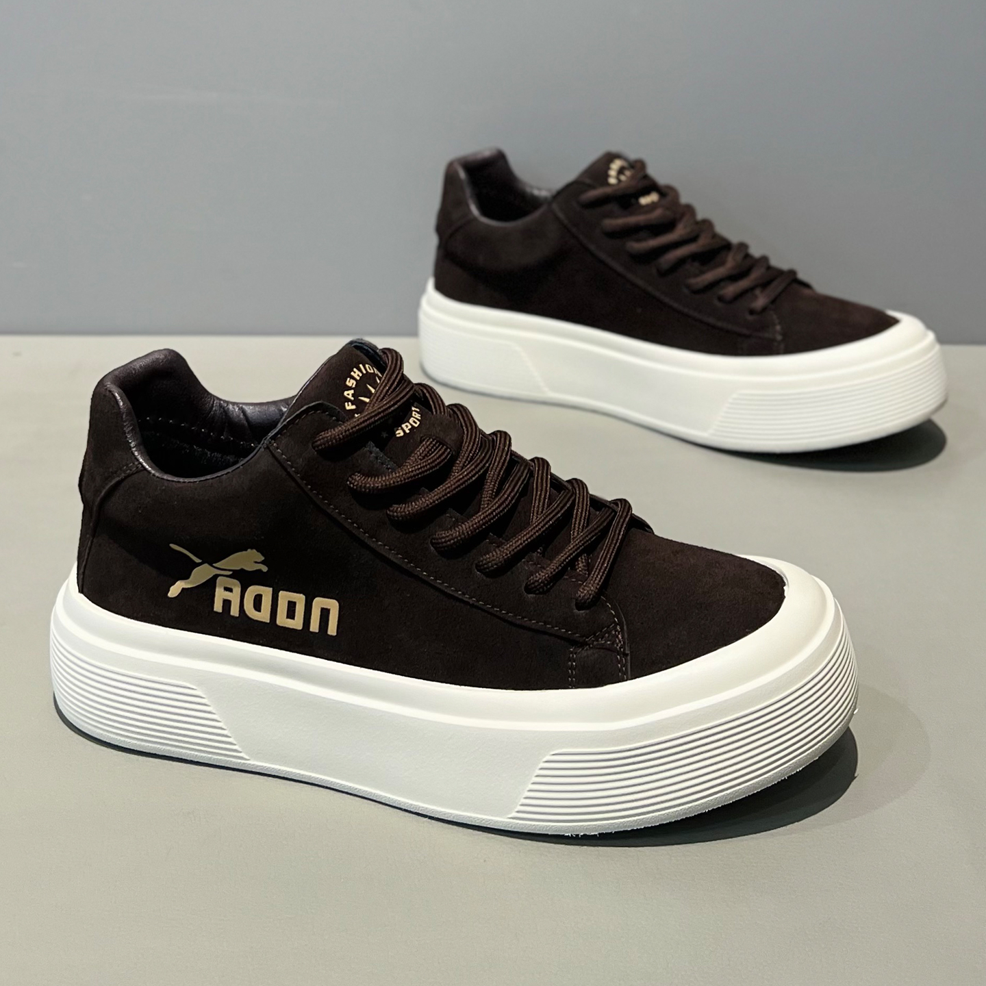 2025新款秋冬中帮舒适休闲鞋