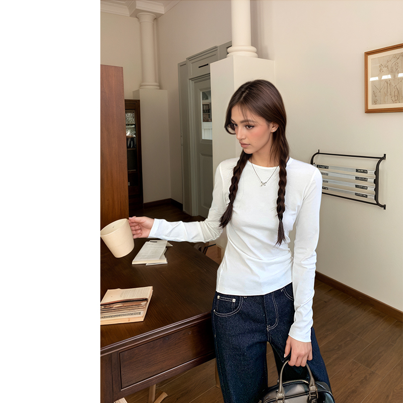 白色内搭修身圆领正肩长袖女t恤