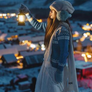 新疆雪景拍照出片神灯阿勒泰蓝调时刻手提氛围感发光阿拉丁神灯