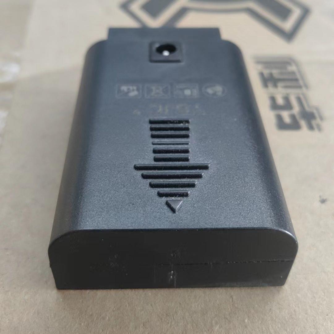 陆军一号锂博日科平经纬光贴墙贴地12线水平仪原厂充电器