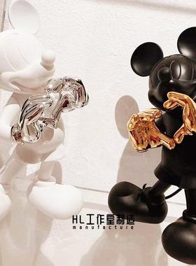 比心米奇高级感摆件雕塑卡通轻奢客厅玄关小众装饰公仔新居礼物