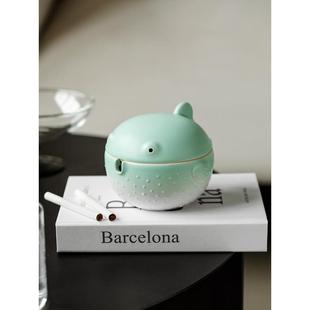 创意可爱河豚陶瓷烟灰缸酒店家用民宿宾馆家居装 饰摆件带盖防飞灰