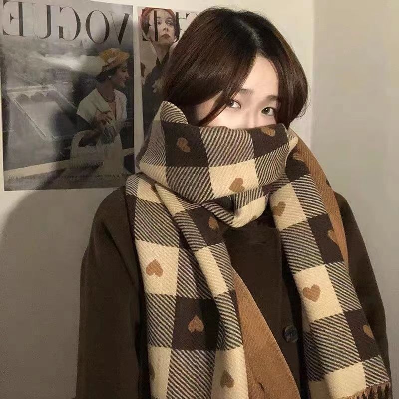 围巾冬季女新款网红可爱爱心格子韩系仿羊绒保暖加厚围脖披肩两用