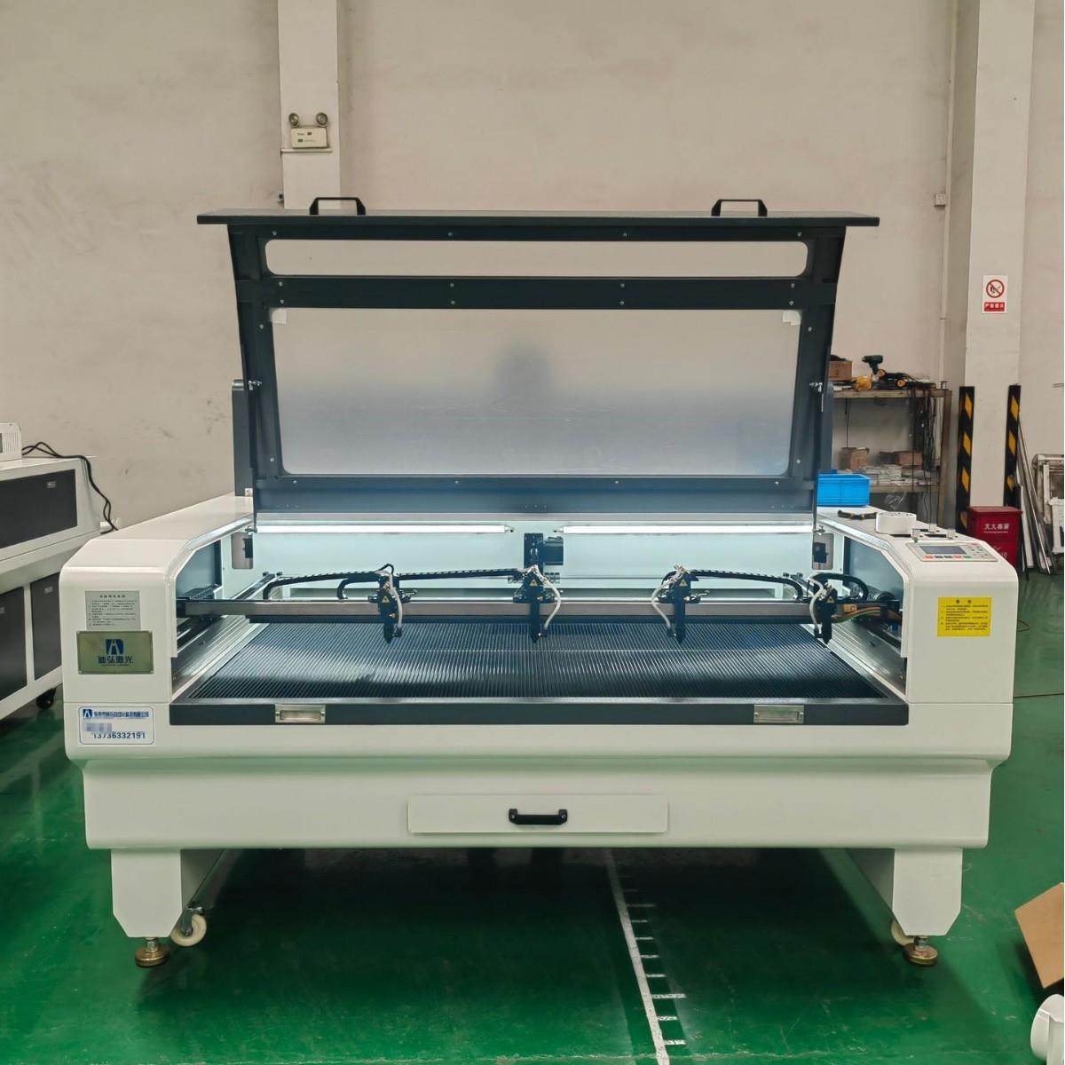 皮革布料四头激光切割机 小型烧花镂空激光切割机 1610/1810,五金/工具,激光切割机,淘宝优惠券,粉丝福利购,淘宝优惠卷