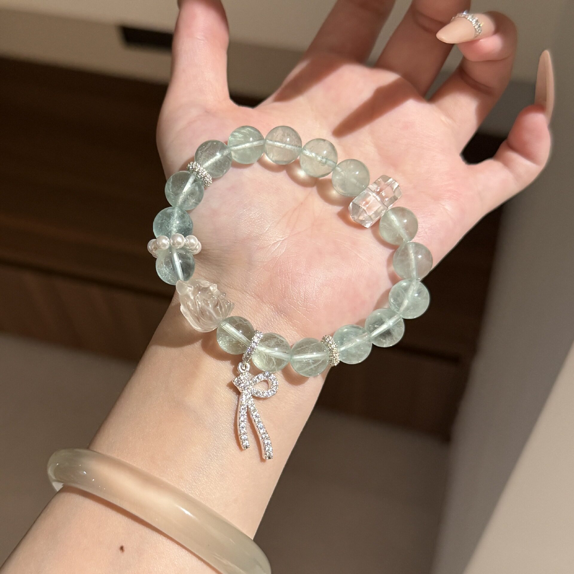 天然绿萤石水晶手链女精致小众设计招财九尾狐白水晶手串饰品礼物