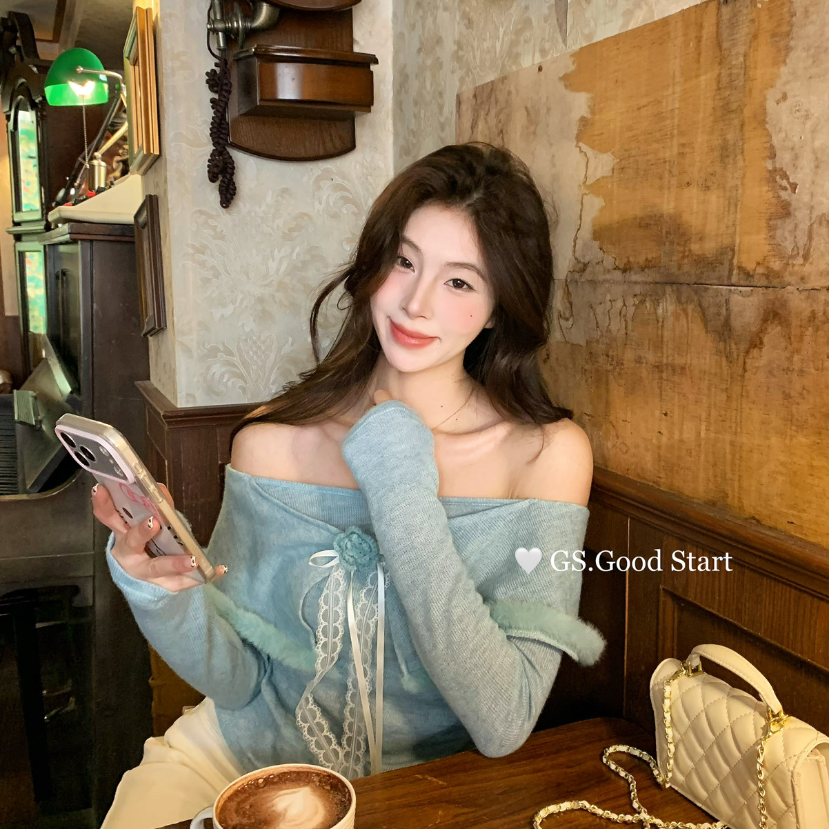 GS.GOOD START-季甜美纯欲毛绒设计感一字肩小衫（含6羊毛）G6771