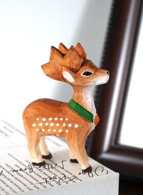 优选梅花鹿手工木雕小摆件可爱卡通木质雕刻公仔送学生桌面装饰品