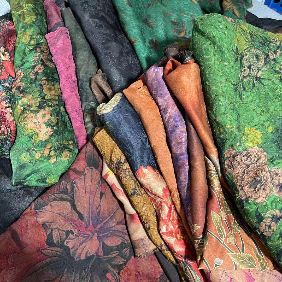 桑蚕丝 真丝面料 手工布艺真丝零布头 碎布吸音海绵