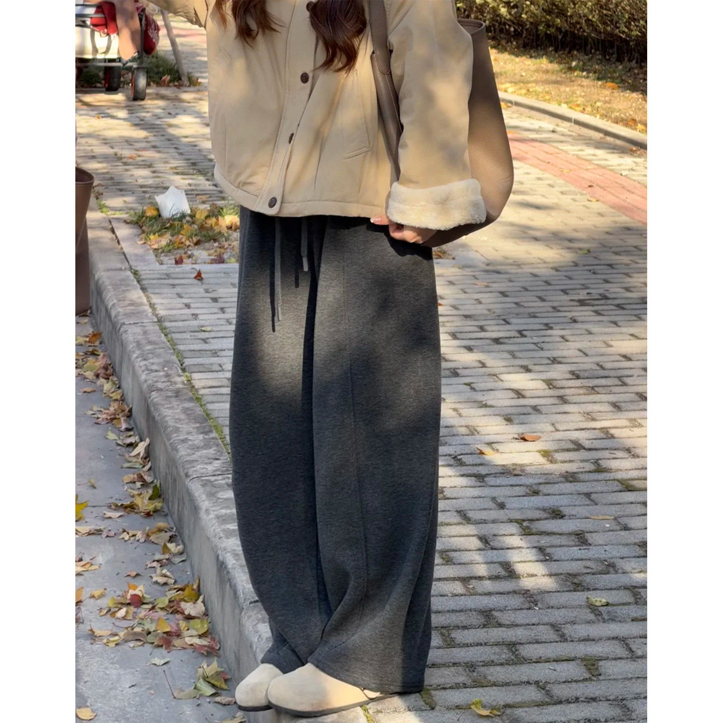 灰色加绒弯刀裤女2026新款冬加厚宽松垂感慵懒直筒休闲运动糯米裤,女装/女士精品,休闲裤,淘宝优惠券,粉丝福利购,淘宝优惠卷