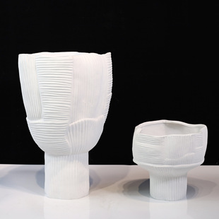 2021新款 树脂花器 现代简约轻奢花瓶客厅花艺插器售楼处样板间软装