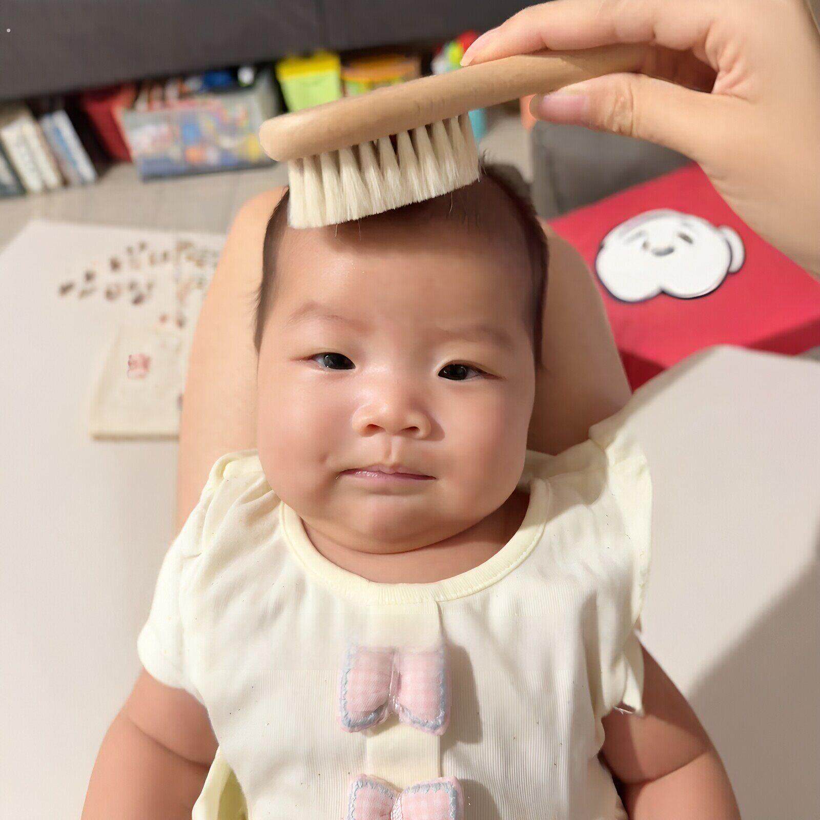 婴儿梳子洗头按摩羊毛刷去头垢新生儿胎毛清洁护理头刷宝妈护发梳