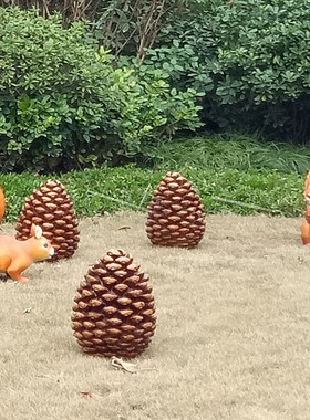 优选仿真动物小松鼠松果雕塑 小区绿化园林小品装饰摆件 玻璃钢工