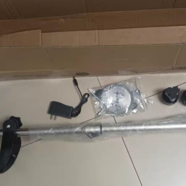 割草机锂电割草机不用插电的割草机便捷割草机