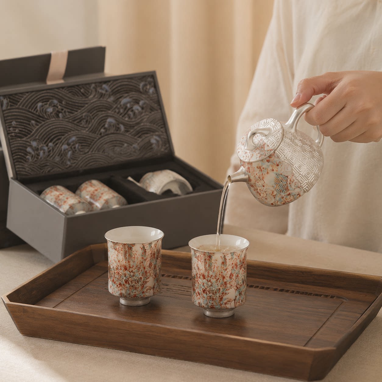 何赋森手作鎏银敦煌浮雕茶具套装