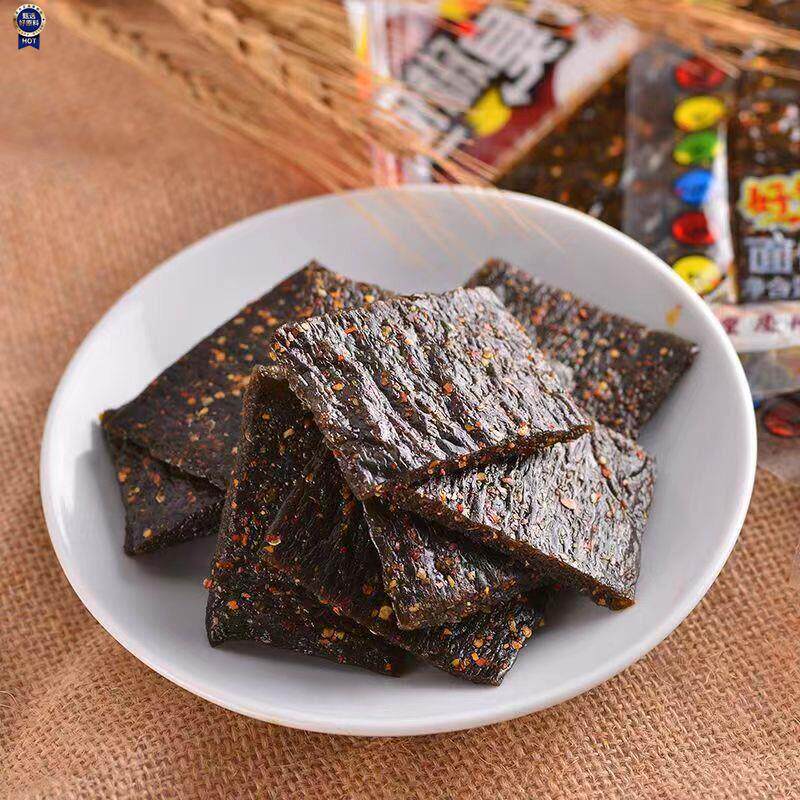 $陆草垫泡椒牛板筋臭干子重庆风味辣条儿时经典怀旧麻辣零食小吃