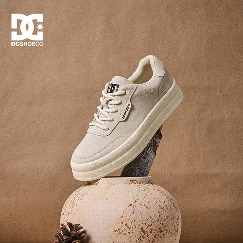 选用原生质感面料，1:1还原真皮细腻触感