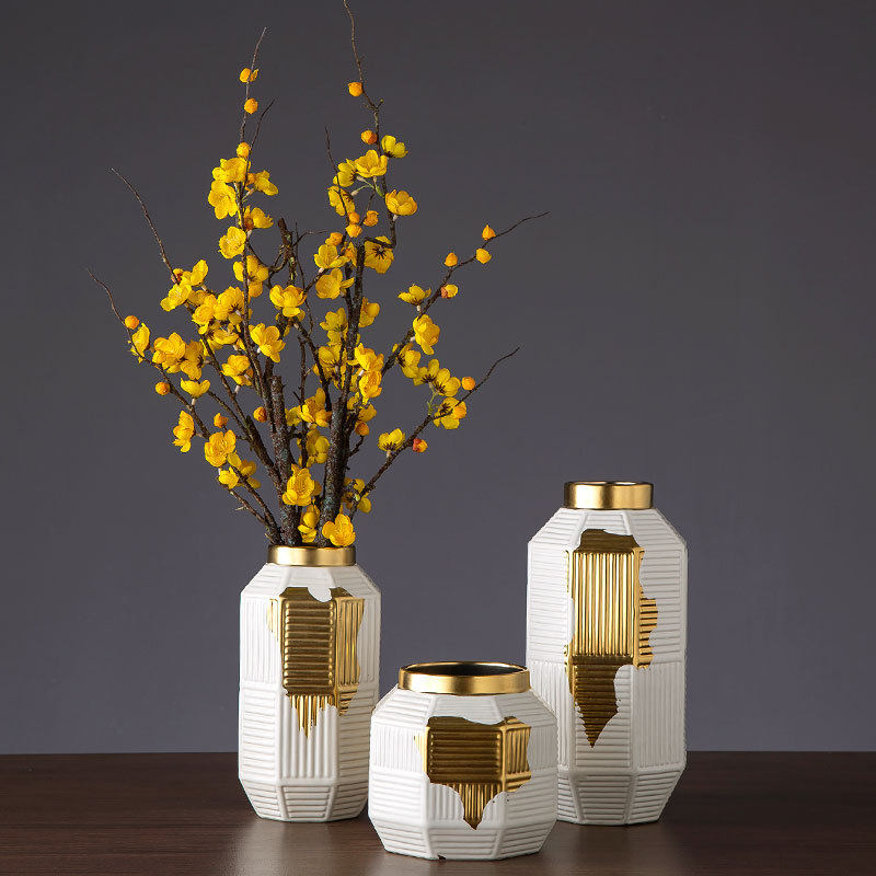 北欧风电镀金色陶瓷轻奢花瓶创意客厅软装摆设柜插花餐桌装饰摆件,模玩/动漫/周边/娃圈三坑/桌游,文化/体育周边,淘宝优惠券,粉丝福利购,淘宝优惠卷