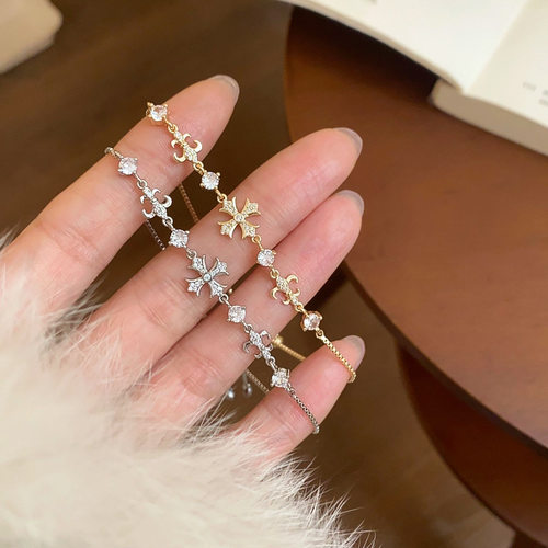 Bracelet Gift个性冷淡风十字架女手链轻奢小众精致感银手饰配饰