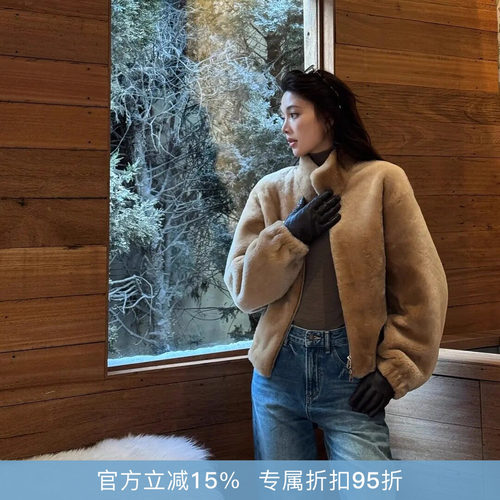 R-HER“沙丘叙事”皮毛一体芙蓉驼色羊毛保暖立领外套RW25DP7055