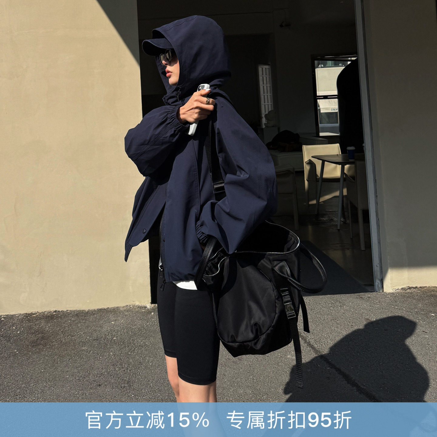 户外设计薄款连帽休闲短外套女