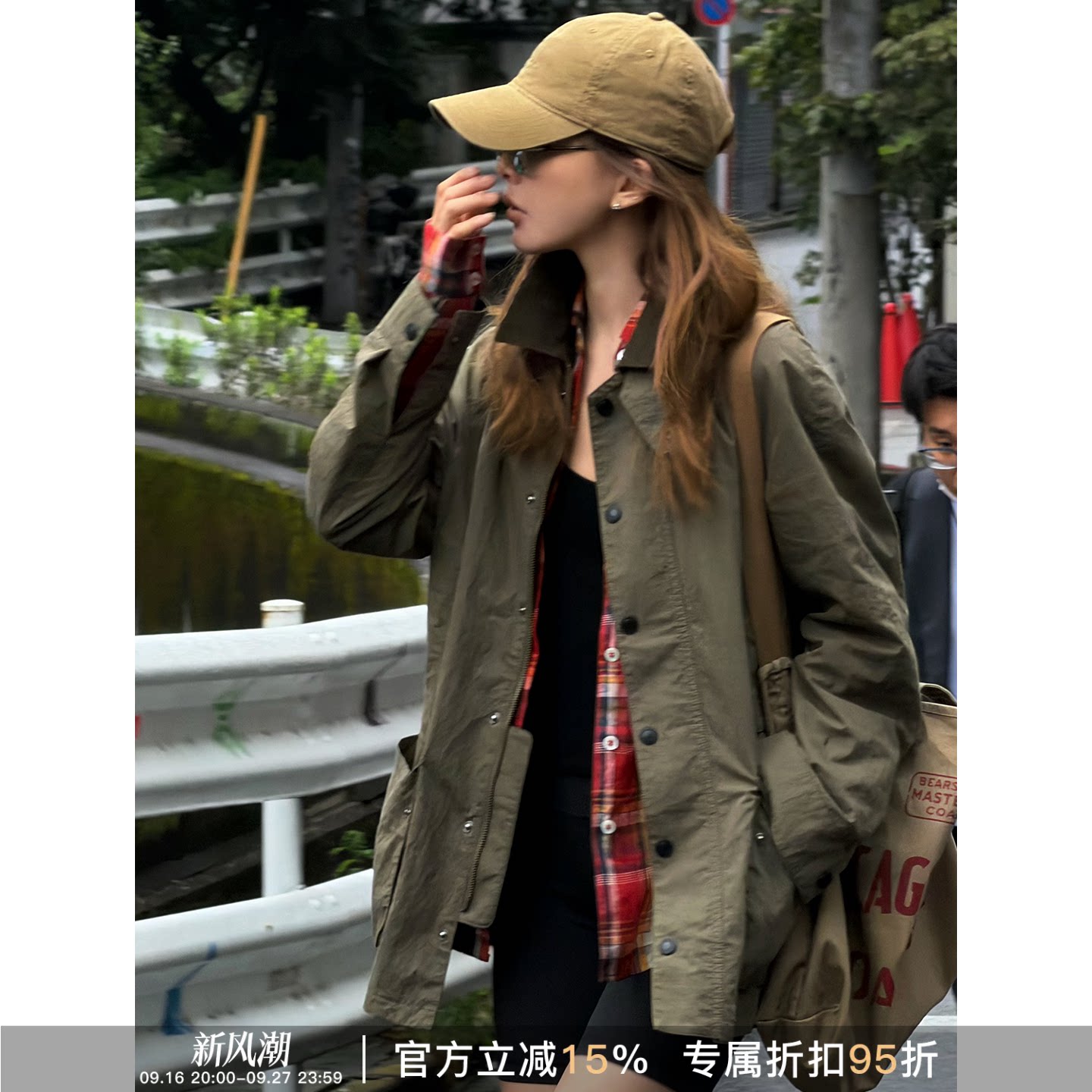 复古猎装女款工装翻领宽松夹克