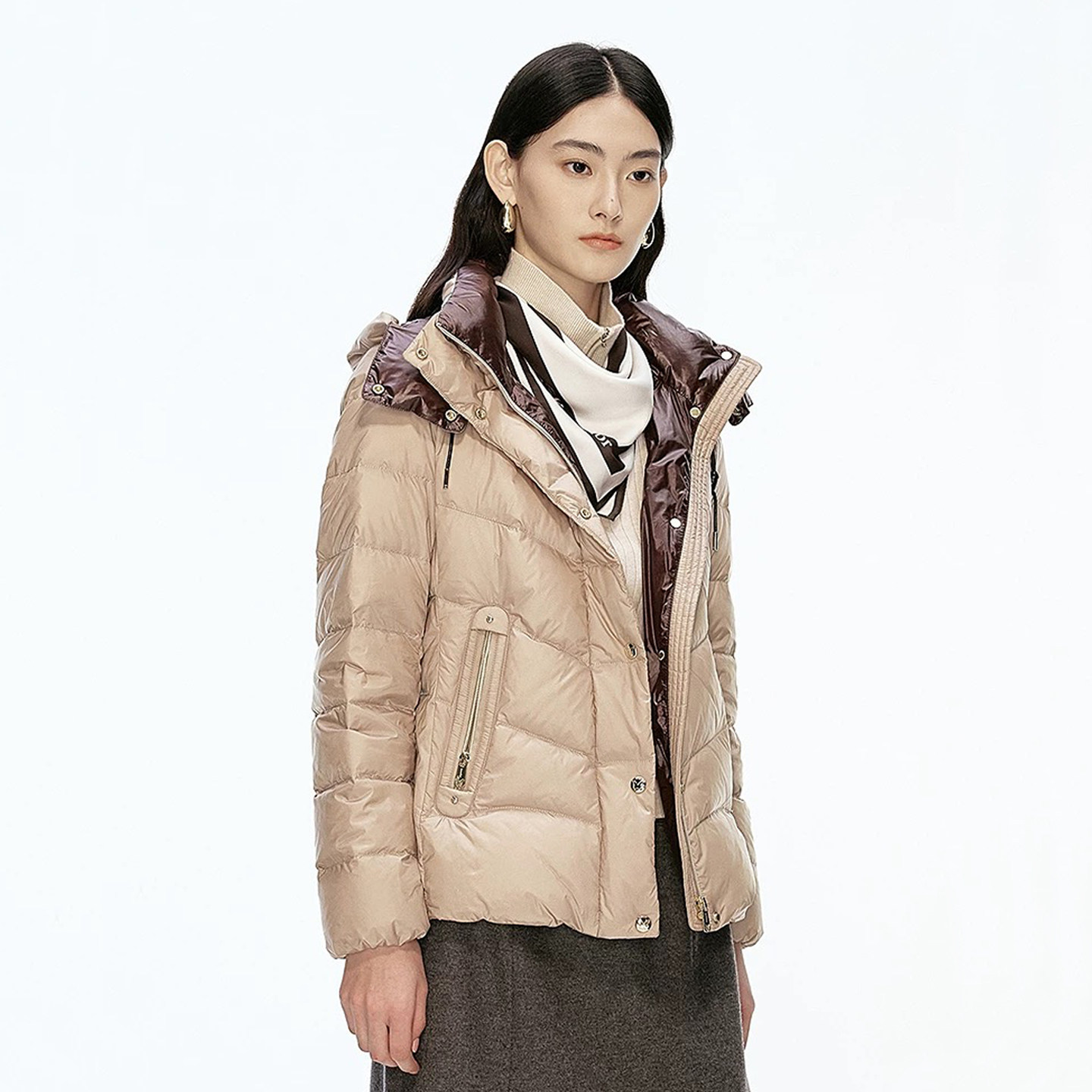 珂莱商场同款2025冬季新款气质百搭短款鹅绒连帽保暖羽绒服外套女