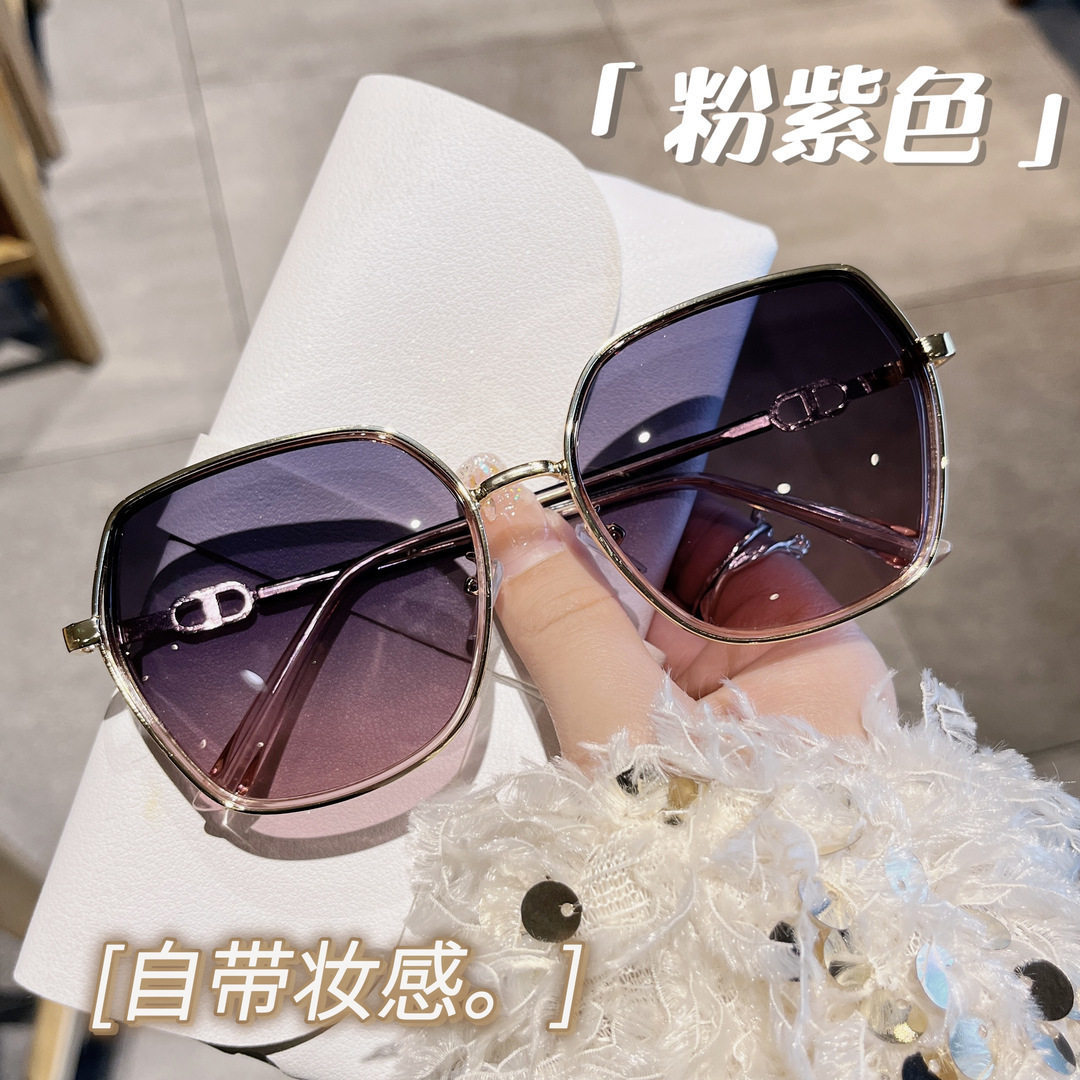 新款2025墨镜女高级感显脸小防紫外线女士太阳镜潮流开车遮阳眼镜