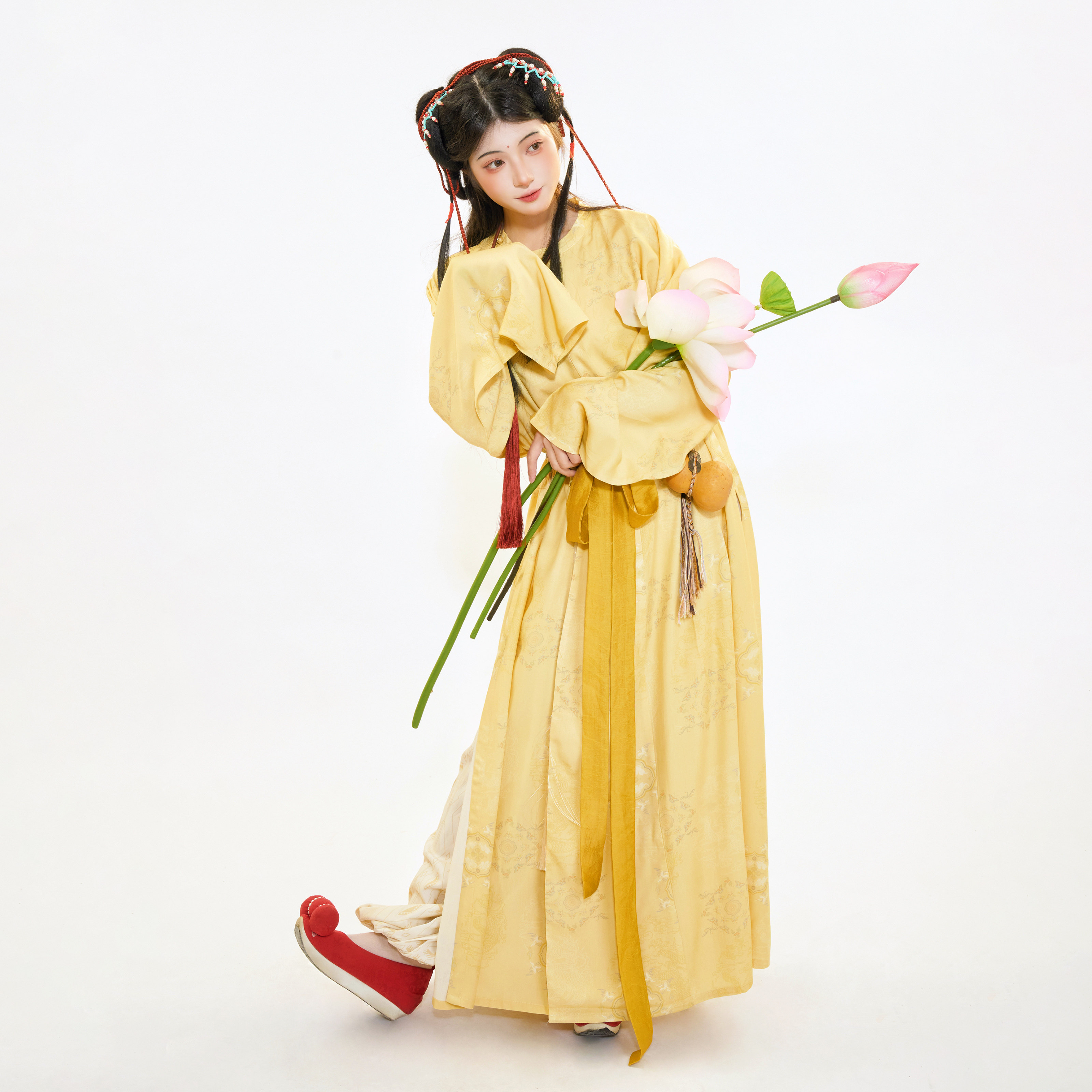 醒春集【小重明】唐制汉服圆领袍灯笼裤人棉印花黄色日常少年感春图片