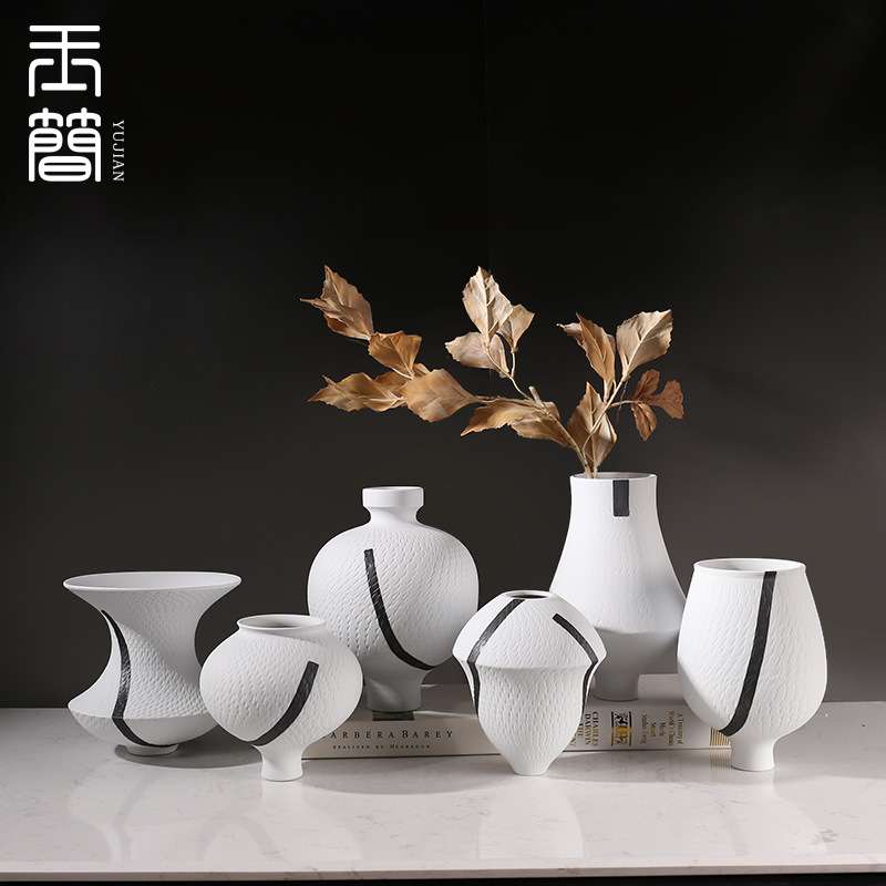 现代简约软装样板房间设计师款黑色线条陶瓷花瓶客厅玄关茶室摆件