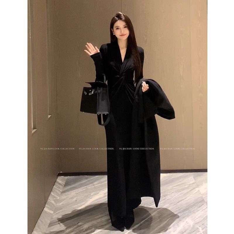 显瘦V深弧形女修身针织连衣裙设计感感小众长袖长裙黑色时尚