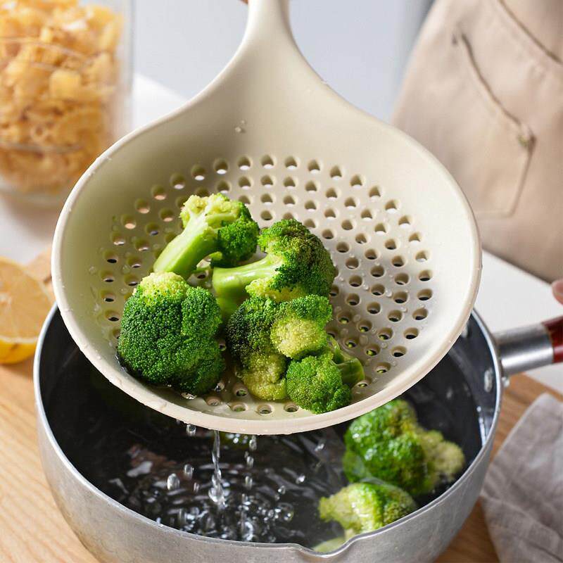 家用硅胶大捞篱食品级耐高温舒适长柄捞面捞饺子沥水一体式大漏勺