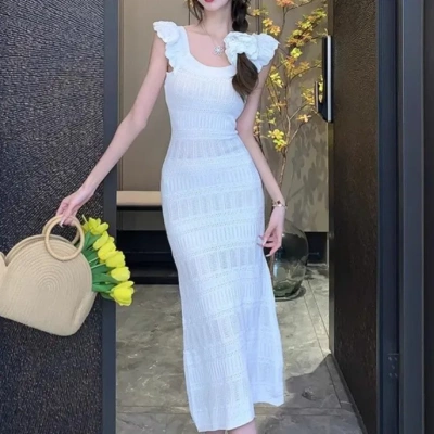 夏季法式白色针织修身度假连衣裙