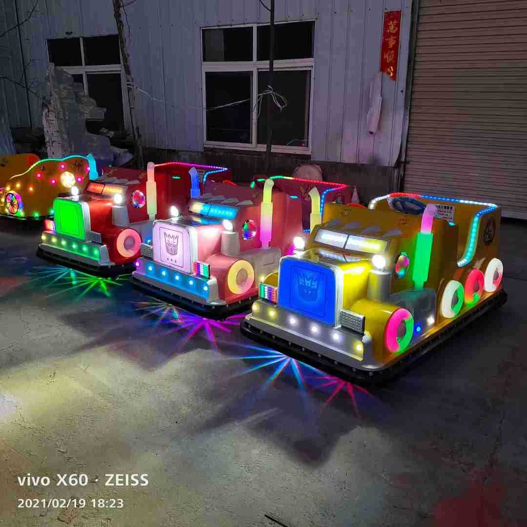 新款双人亲子工程卡车碰碰车广场儿童夜市摆摊电动发光公主花车