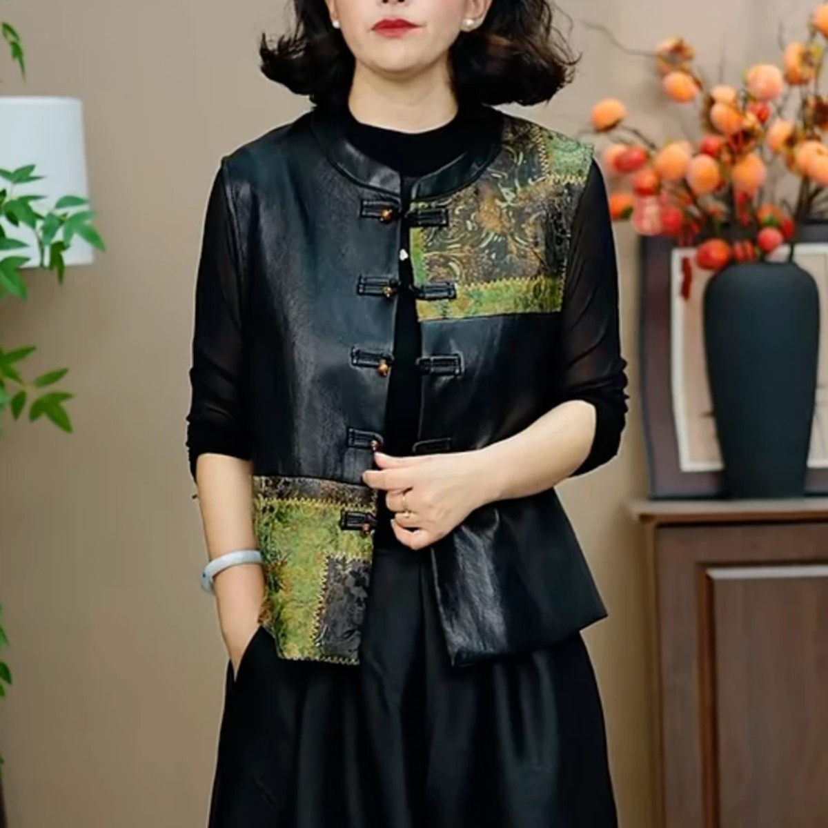 祈月晴服装商行女装新中式立领盘扣国风皮料马甲秋季撞色时尚马甲