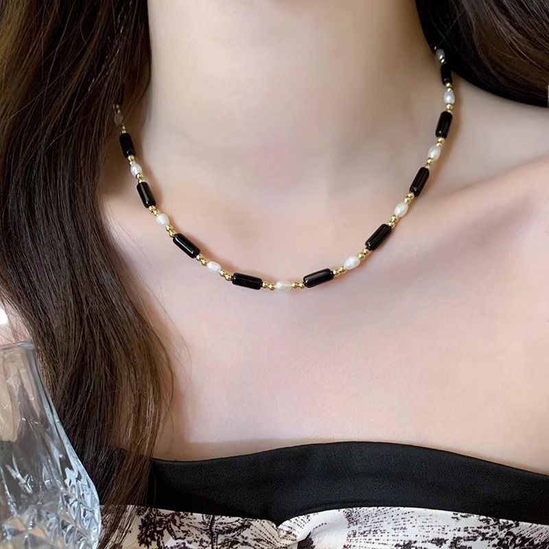米粒淡水珍珠长条黑玛瑙项链女轻奢冷淡风小众锁骨链黑白撞色颈链
