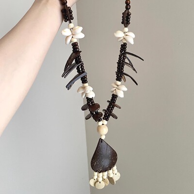 Vintage古着 Flower-shaped African coconut shell项链